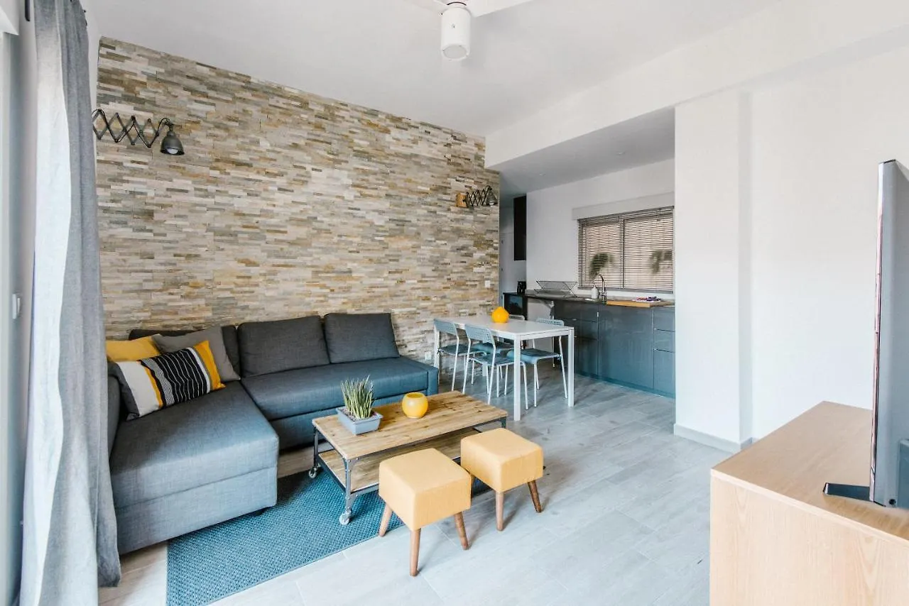 Apartman Ad32 Apartamento Luminoso A Los Pies Del Puente De Triana Sevilla