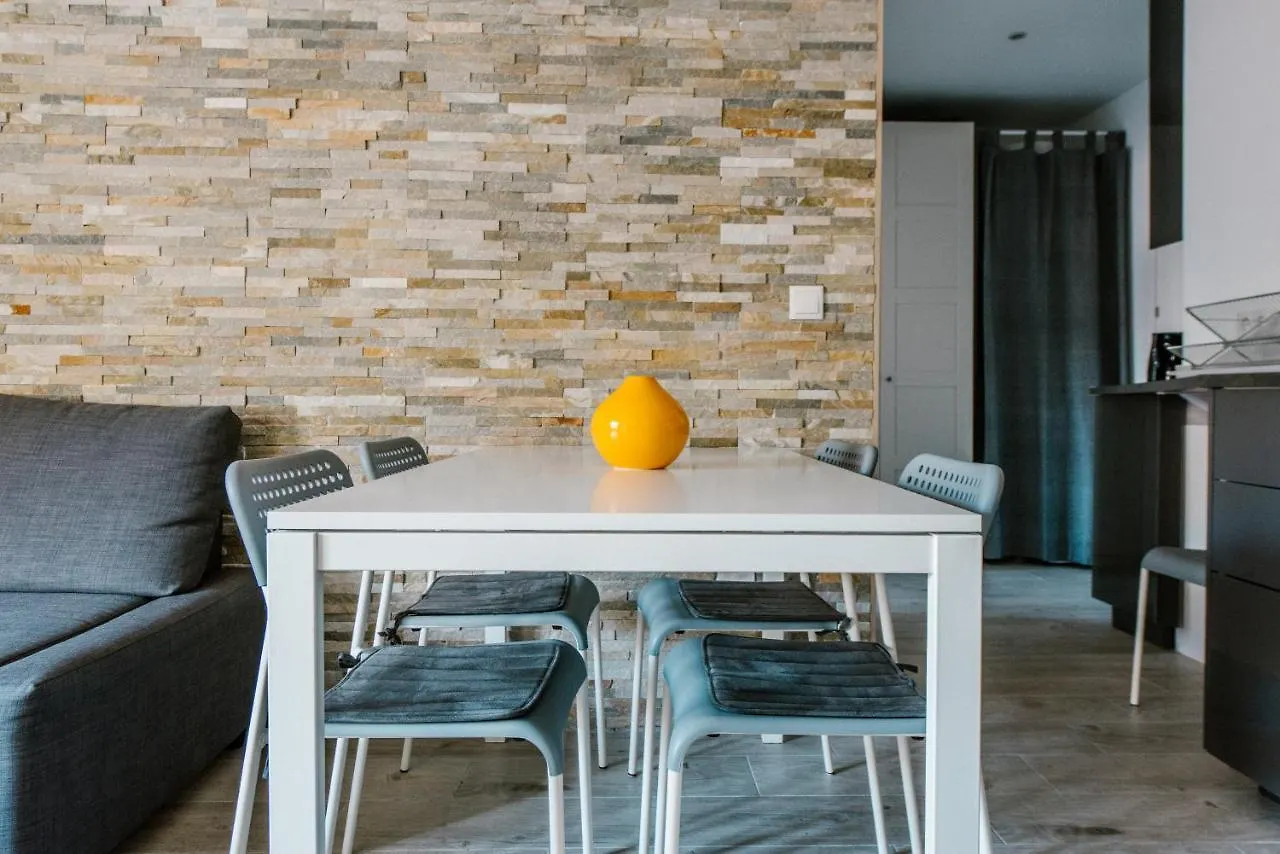 Apartman Ad32 Apartamento Luminoso A Los Pies Del Puente De Triana Sevilla Spanyolország
