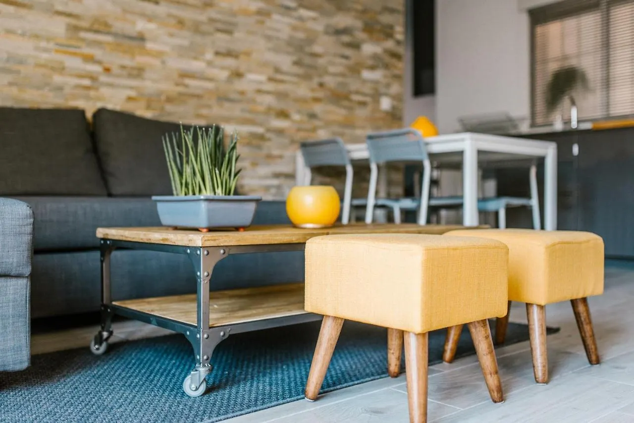 Apartman Ad32 Apartamento Luminoso A Los Pies Del Puente De Triana Sevilla Spanyolország